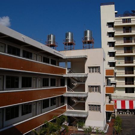 วีระชัย คอร์ต Hostel เชียงใหม่ ภายนอก รูปภาพ