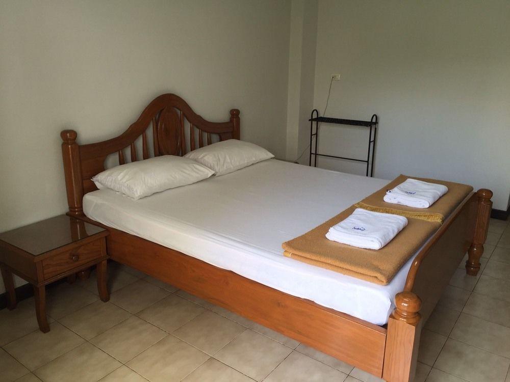 วีระชัย คอร์ต Hostel เชียงใหม่ ภายนอก รูปภาพ