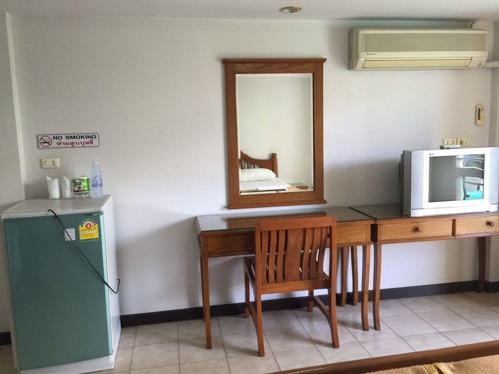 วีระชัย คอร์ต Hostel เชียงใหม่ ภายนอก รูปภาพ