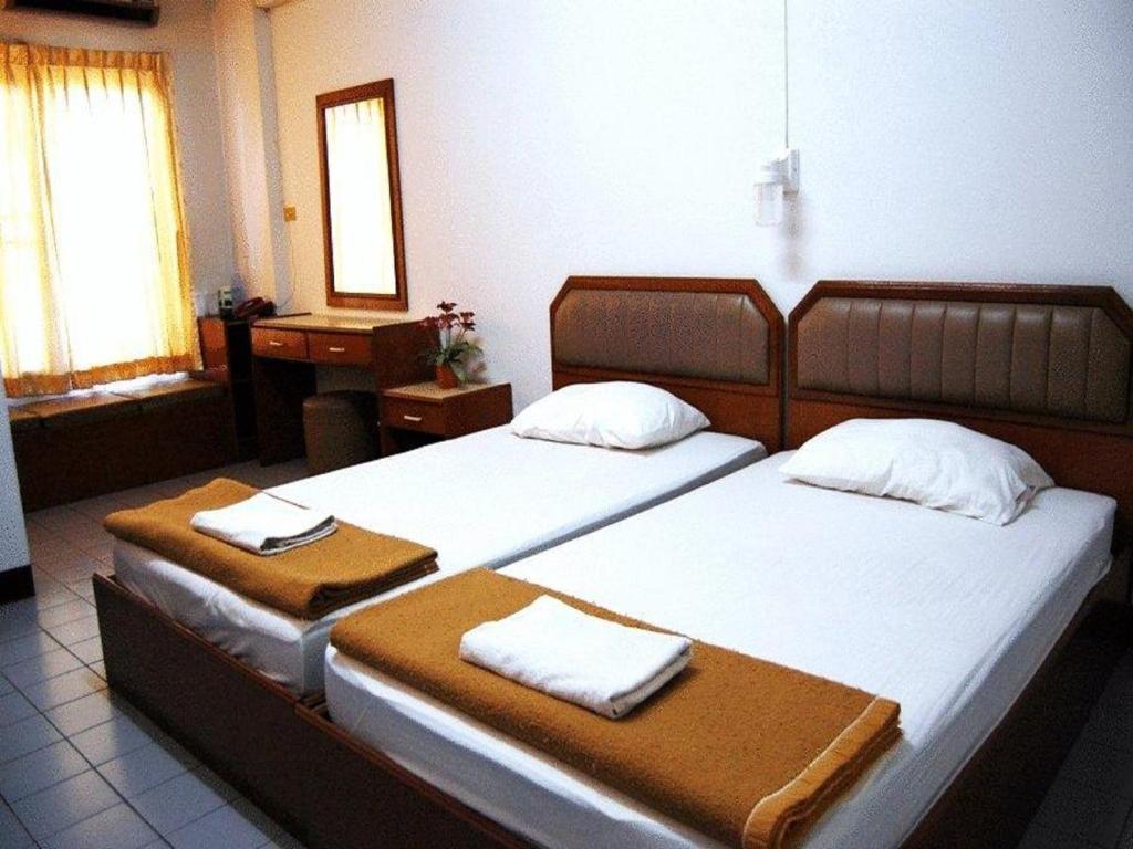 วีระชัย คอร์ต Hostel เชียงใหม่ ภายนอก รูปภาพ